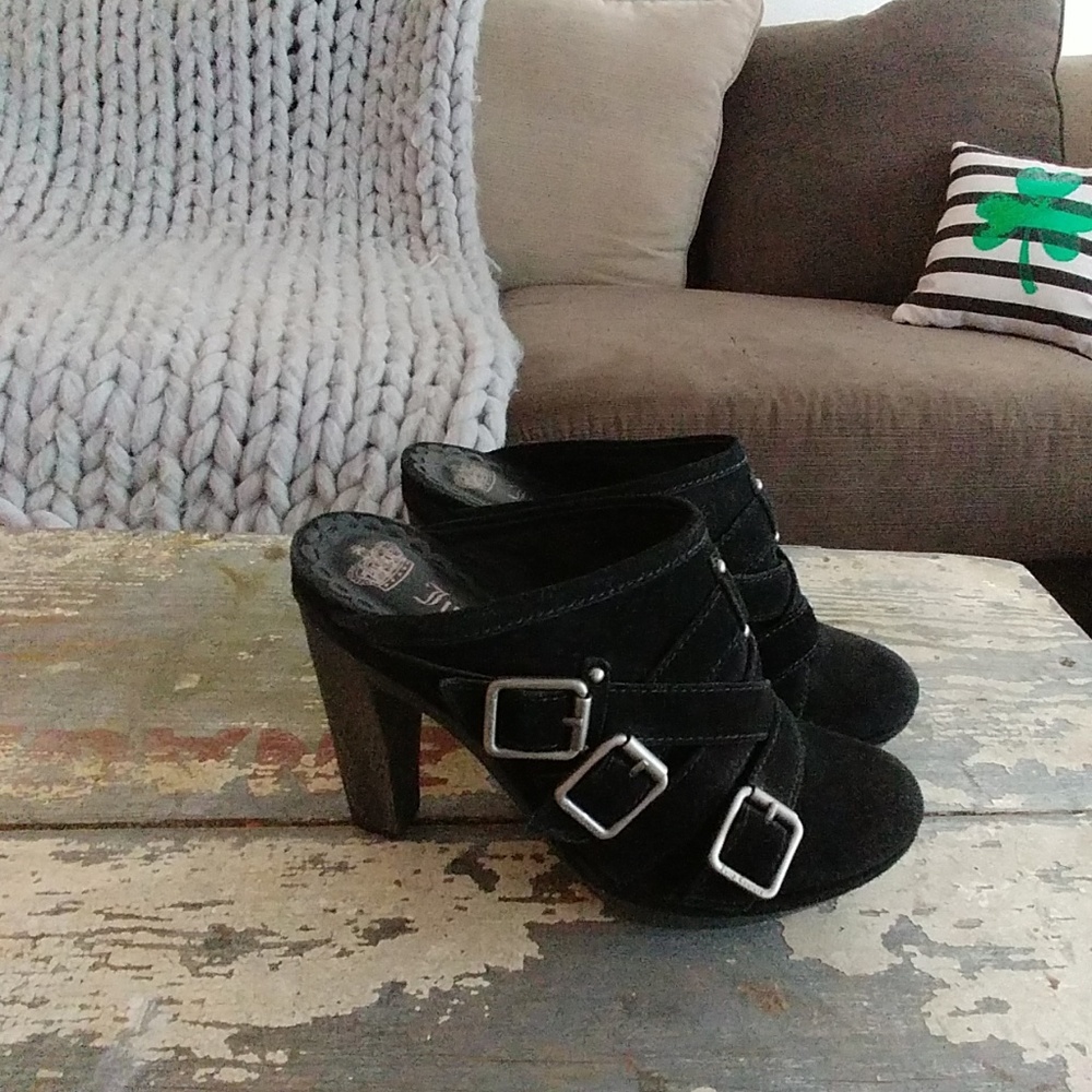 🔥🔥Juicy Couture Suede Buckle clogs 7.5 heels